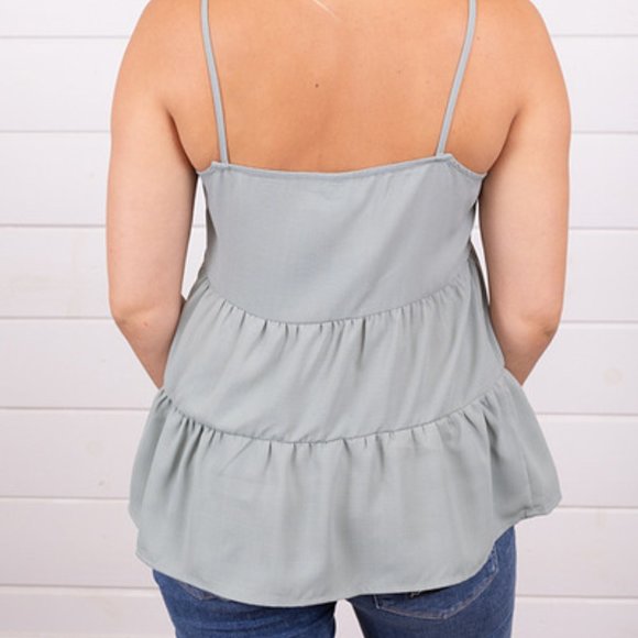NWT - Paper Crane Tiered 3 Button Cami 🌸 - Picture 2 of 9